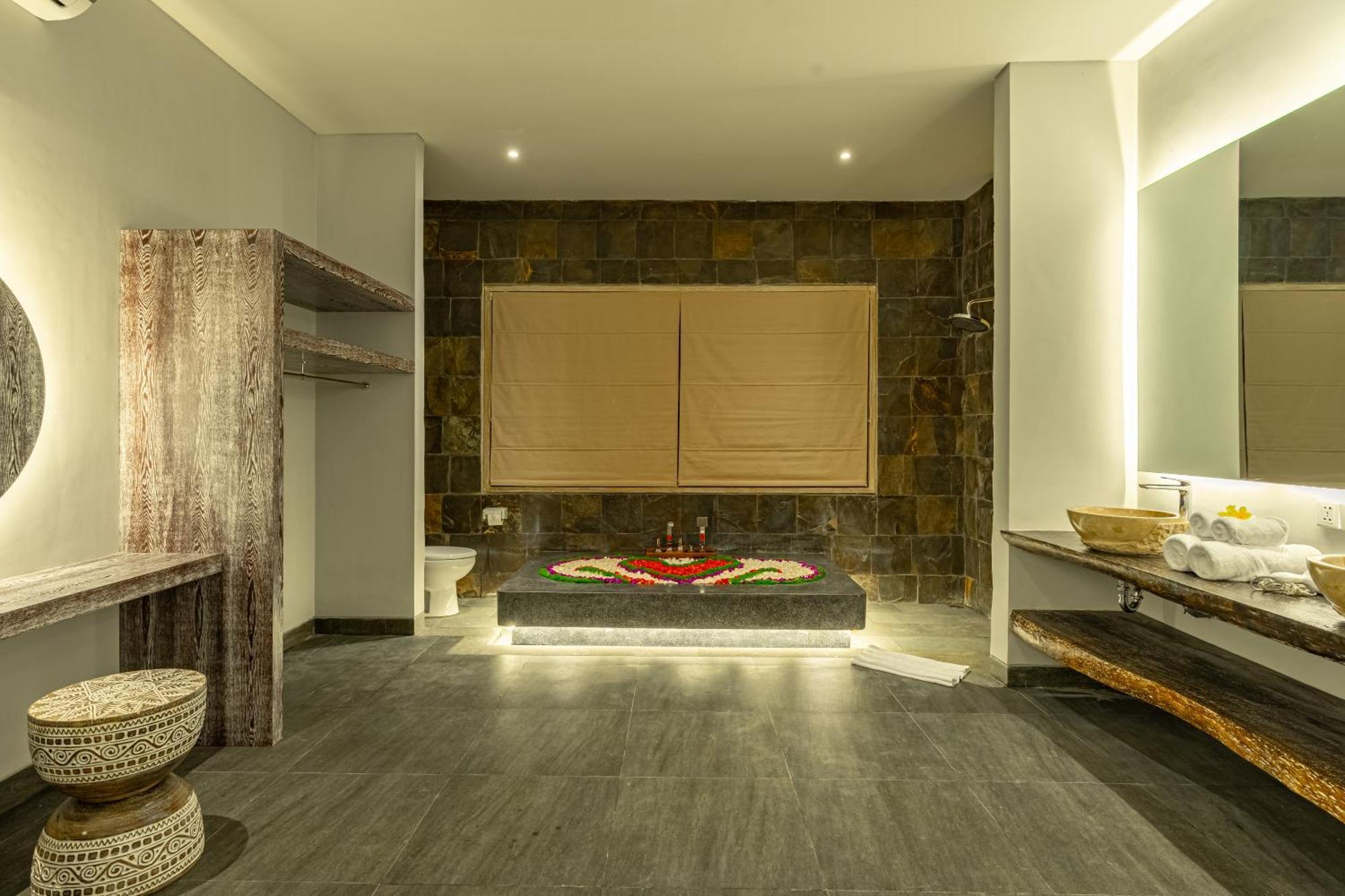 Brand New Luxury 3br Ethnic Ubud # 1 * Ubud (Bali)